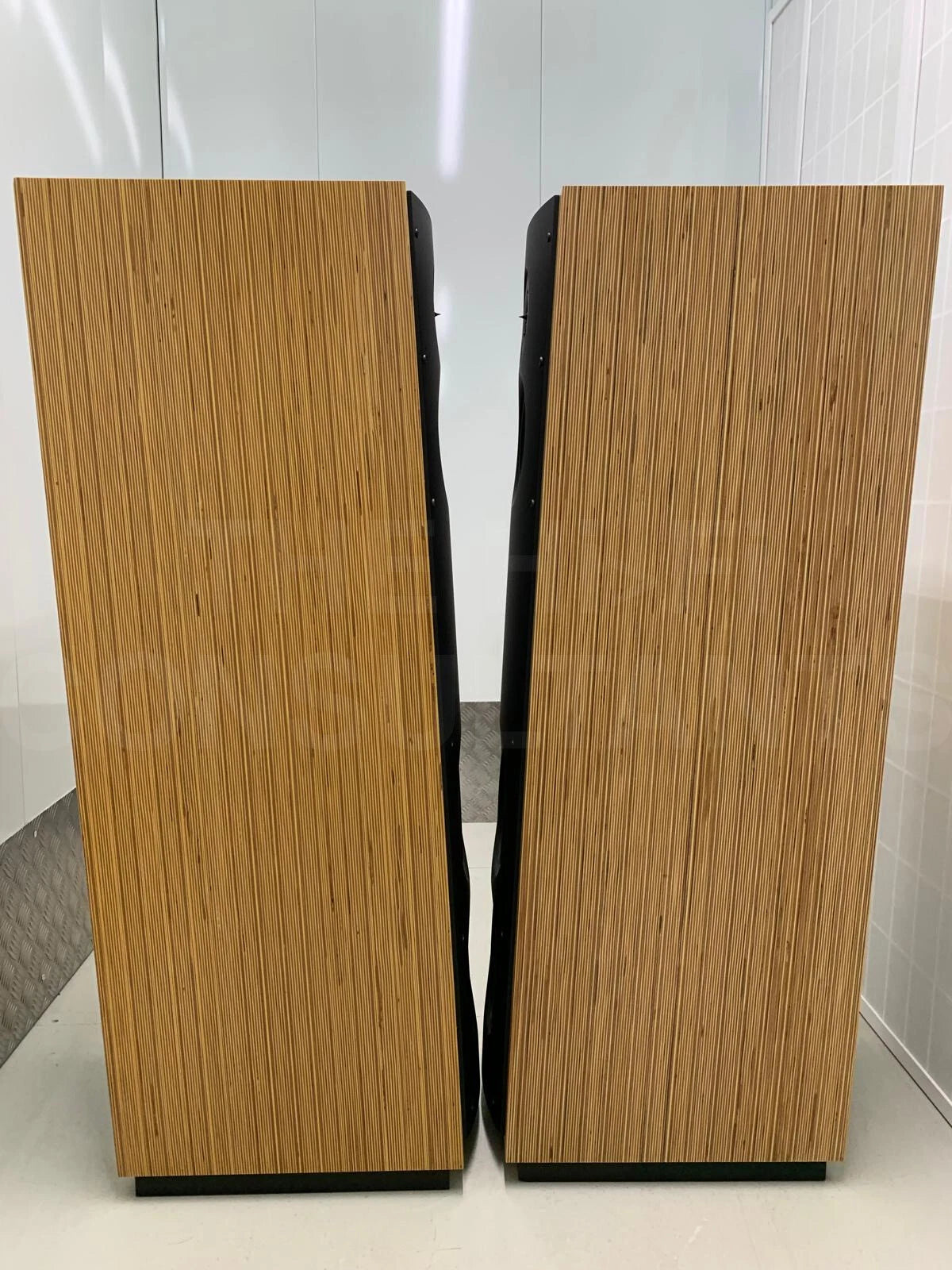 MAGICO V3 LOUDSPEAKERS