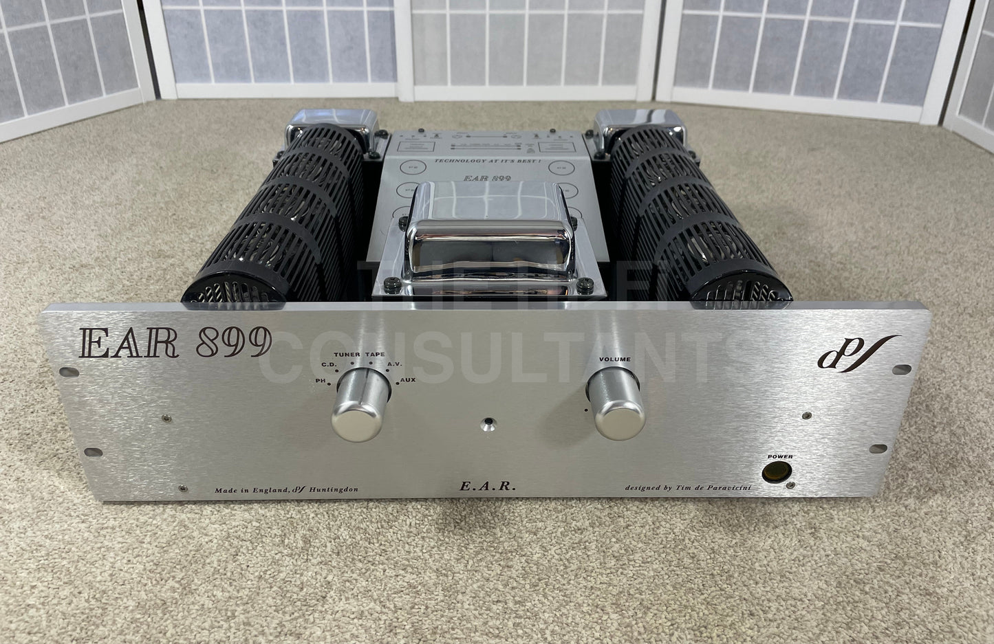 EAR YOSHINO 899 INTEGRATED VALVE AMPLIFIER (70 WATTS PER CHANNEL)