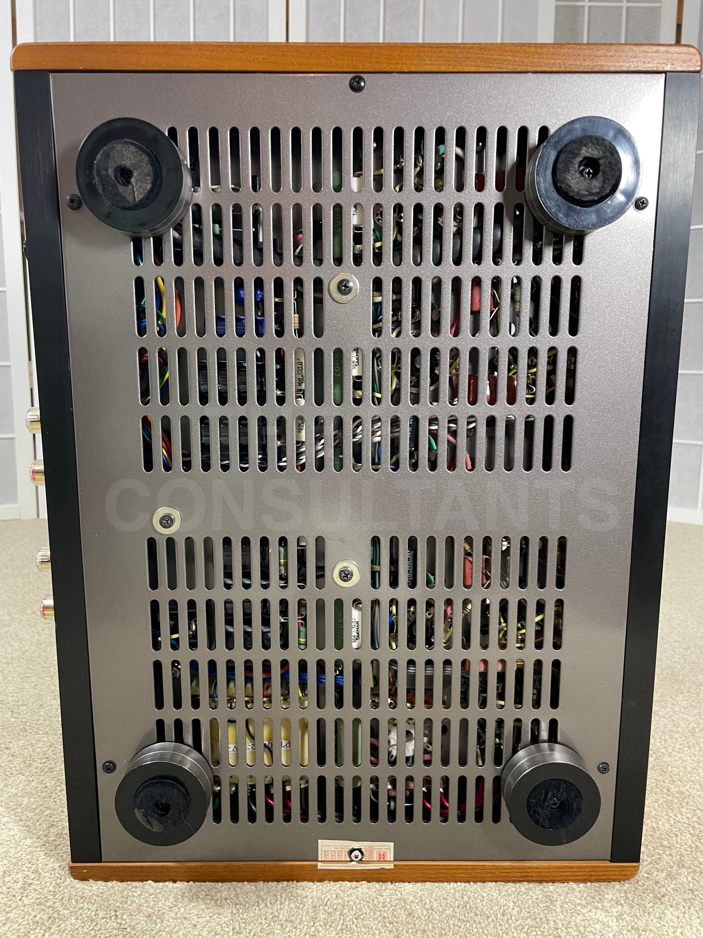 LEBEN CS-600 (20 WATTS PER CHANNEL) INTEGRATED VALVE AMPLIFIER