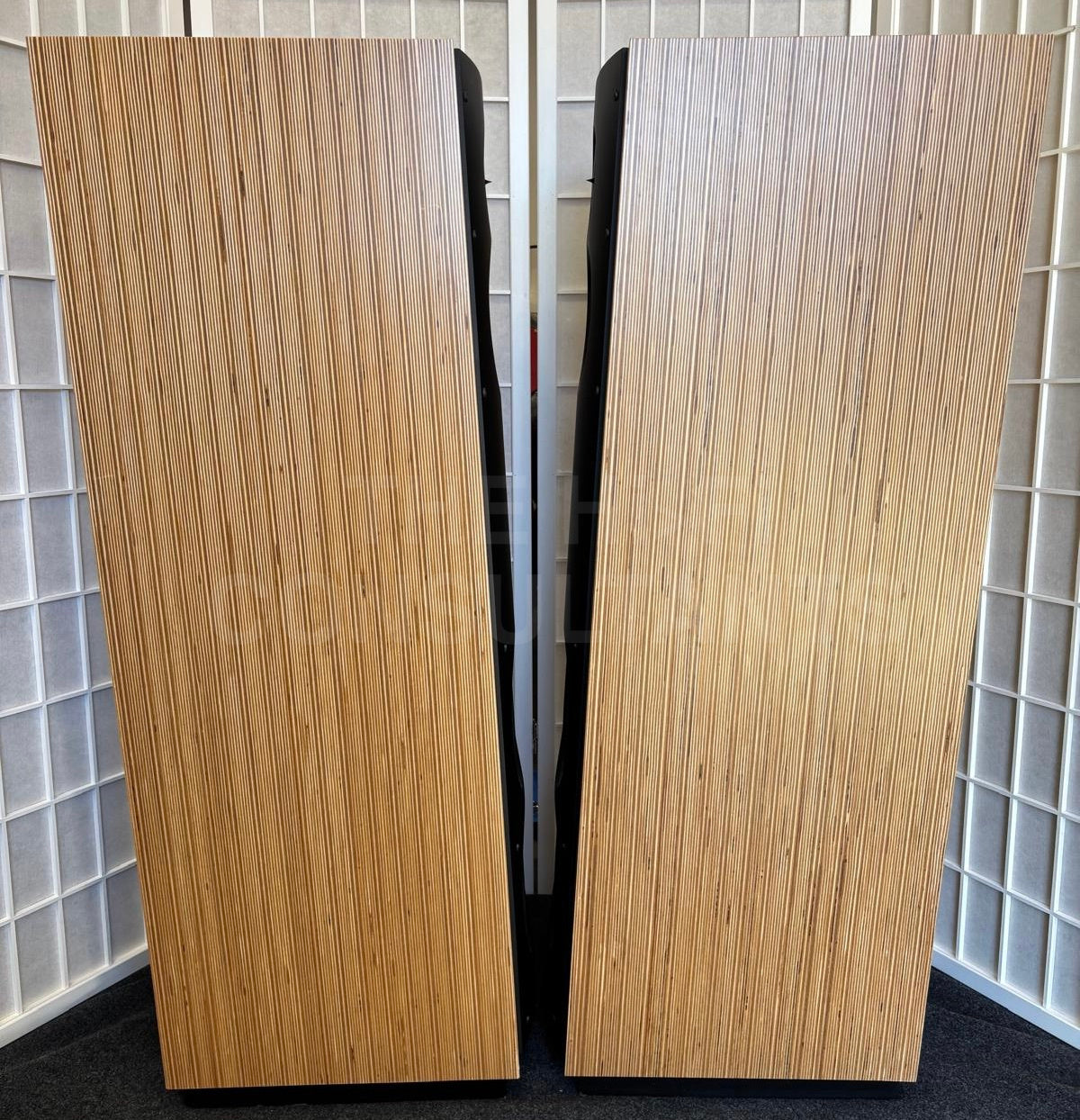 MAGICO V3 FLOORSTANDING LOUDSPEAKERS
