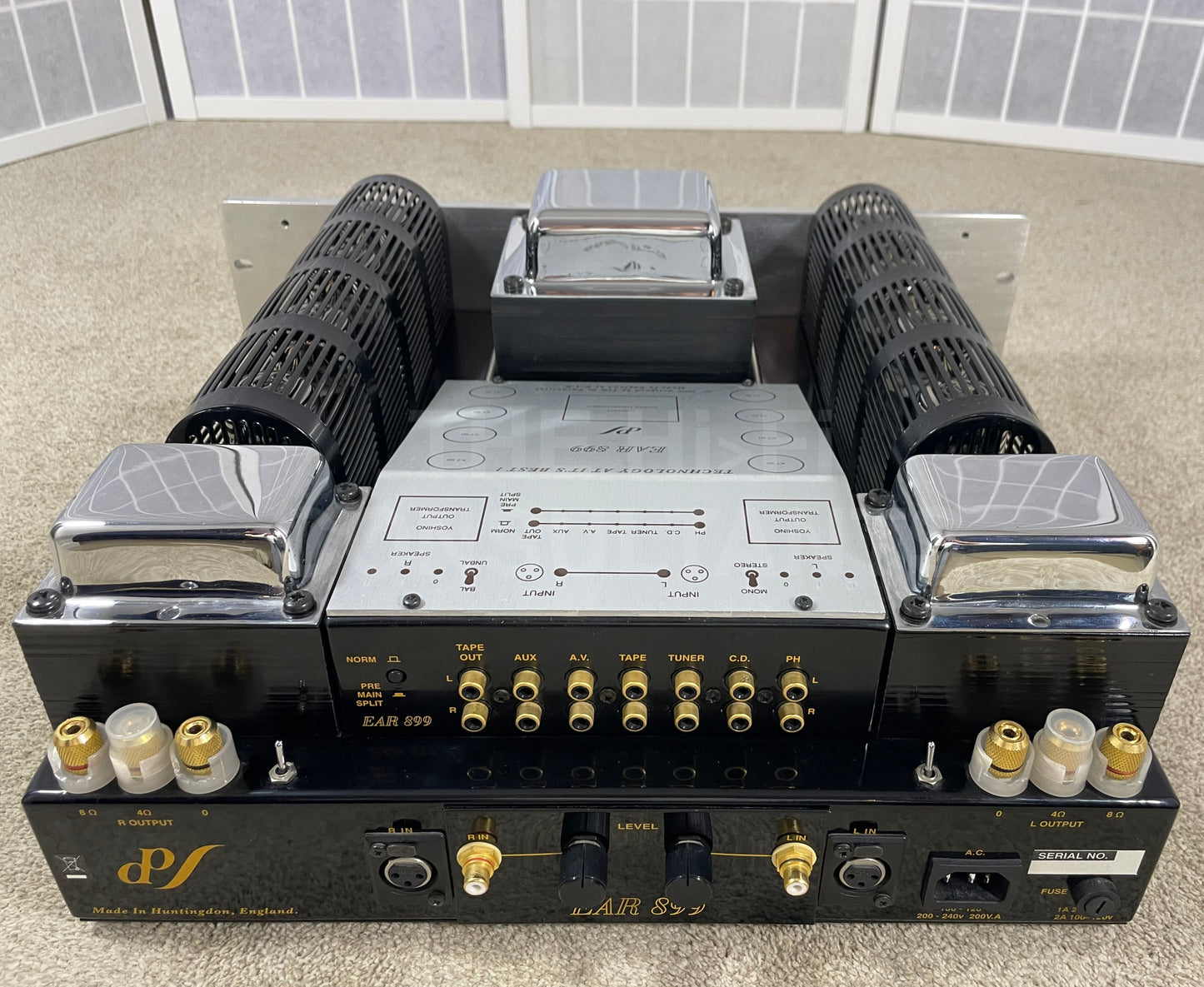 EAR YOSHINO 899 INTEGRATED VALVE AMPLIFIER (70 WATTS PER CHANNEL)