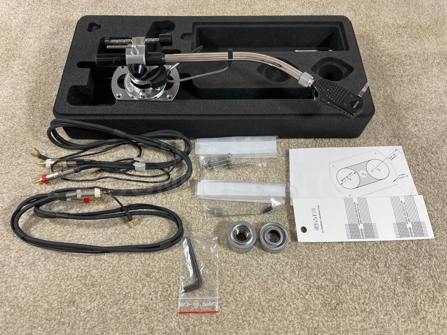 SME MODEL M2-9R  9" J-SHAPED DETACHABLE HEADSHELL TONEARM