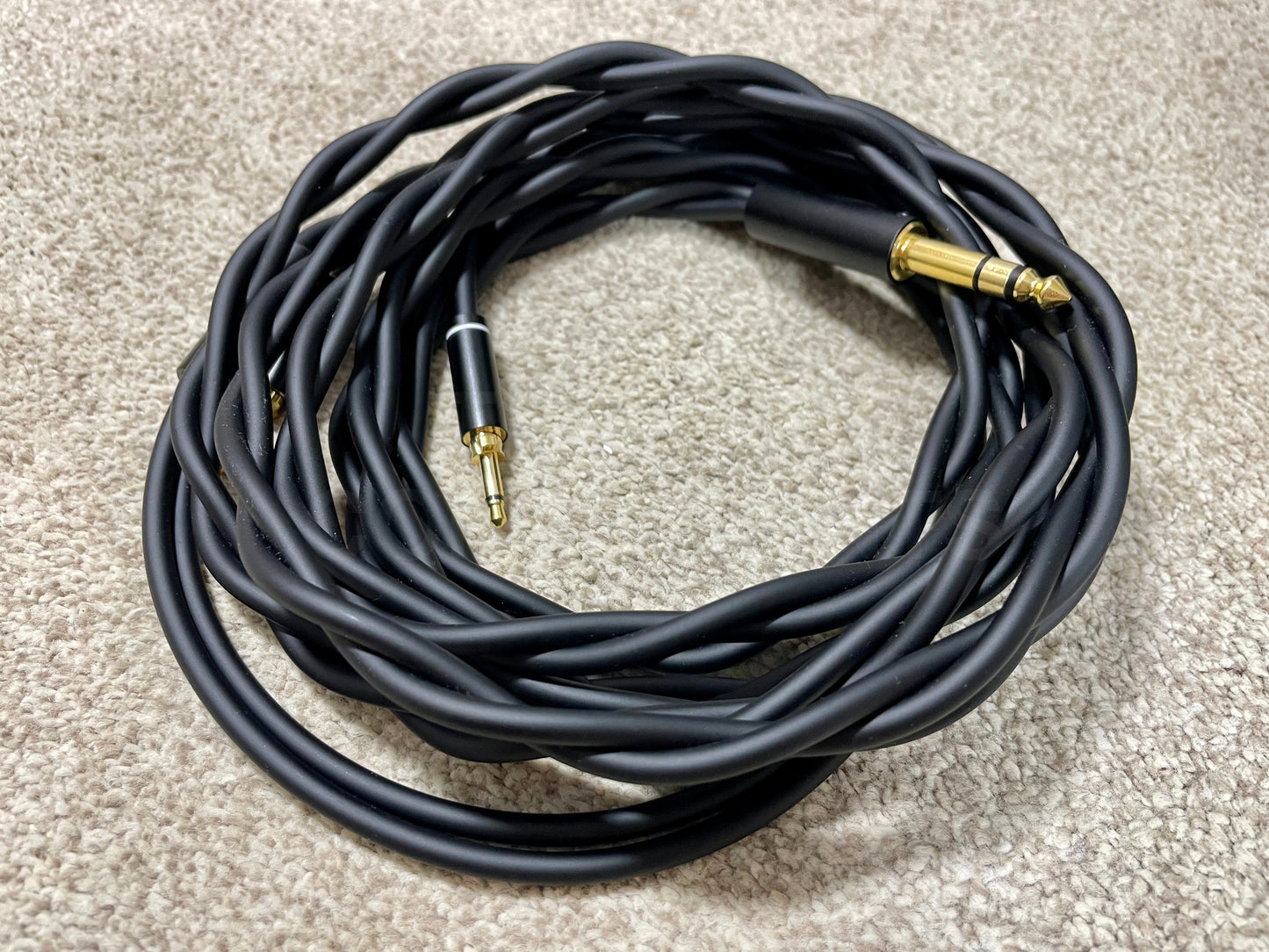 FINAL AUDIO D8000 OPEN-BACK HEADPHONES