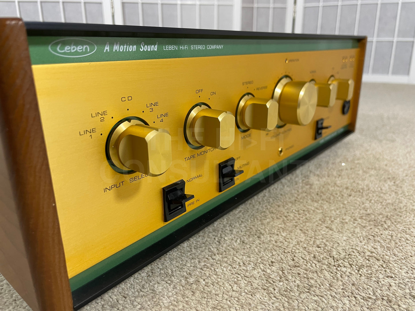 LEBEN CS-600 (20 WATTS PER CHANNEL) INTEGRATED VALVE AMPLIFIER