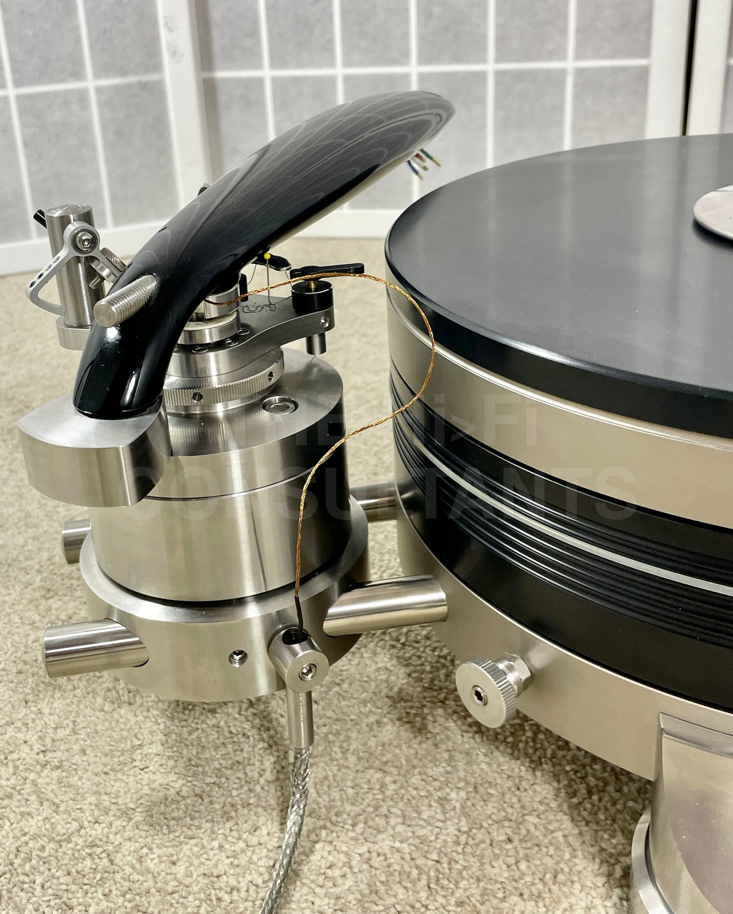 CONTINUUM OBSIDIAN TURNTABLE INC. VIPER TONEARM