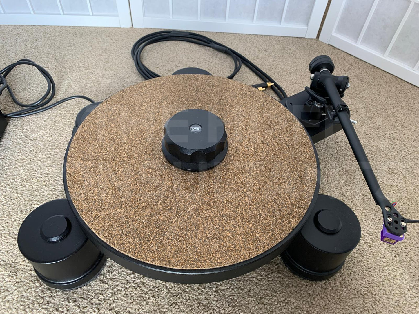 AVID DIVA II SP TURNTABLE (inc REGA RB330 ARM & NAGAOKA MP 200 CART)