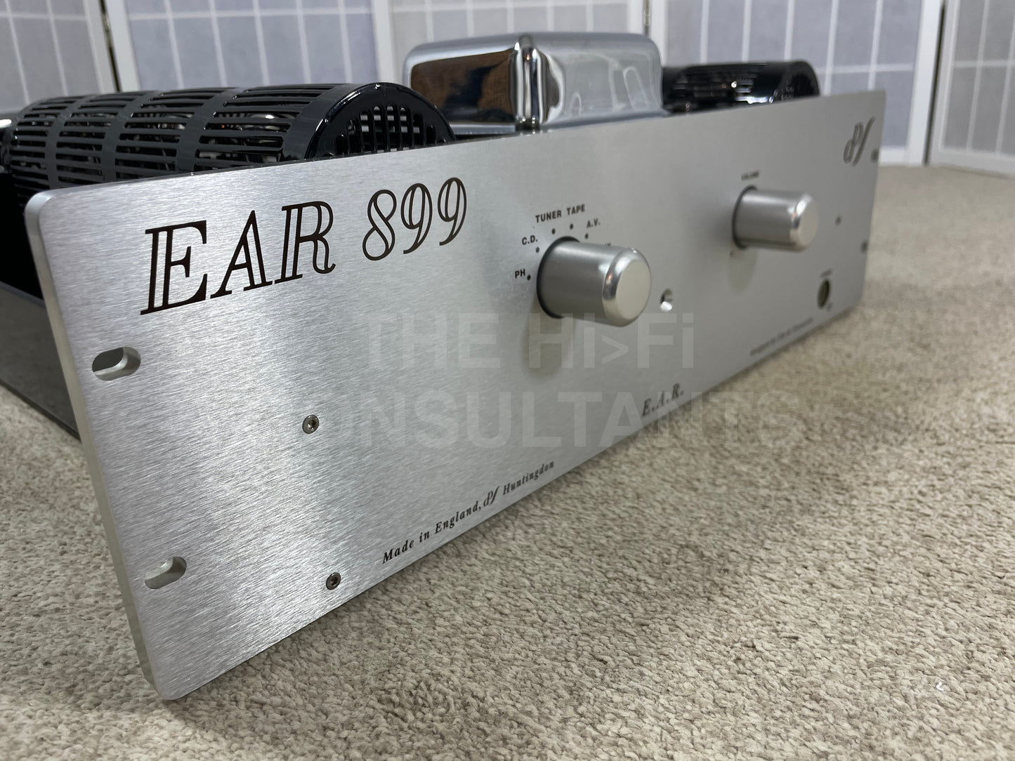 EAR YOSHINO 899 INTEGRATED VALVE AMPLIFIER (70 WATTS PER CHANNEL)