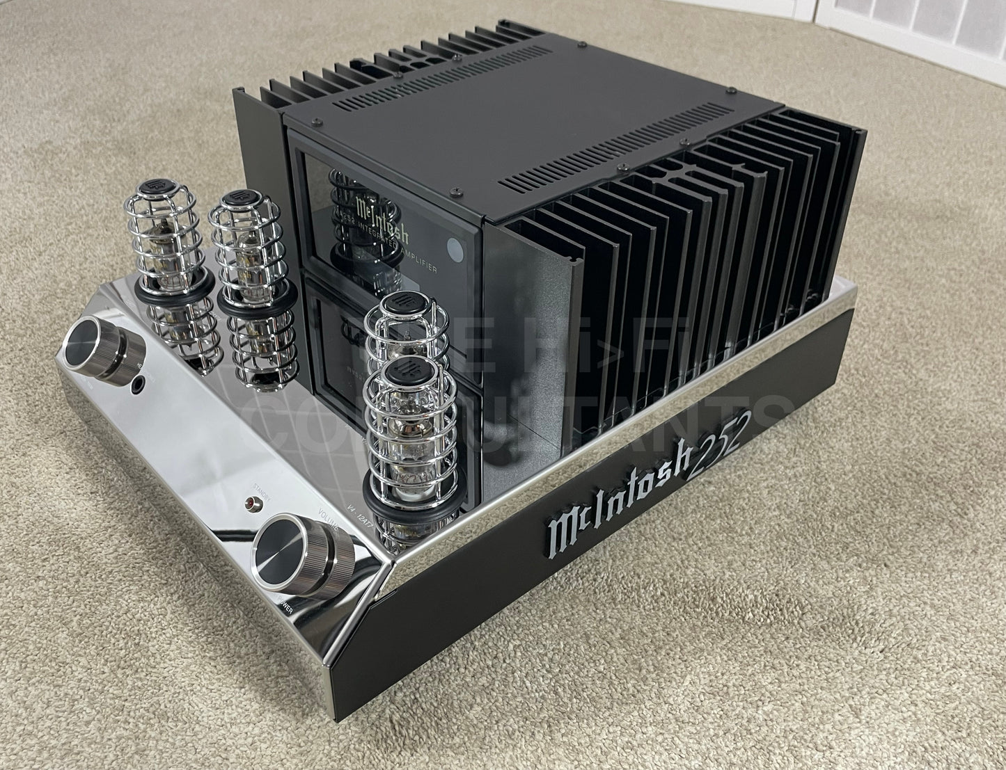 McINTOSH MA252 INTEGRATED VALVE AMPLIFIER (120 volt)