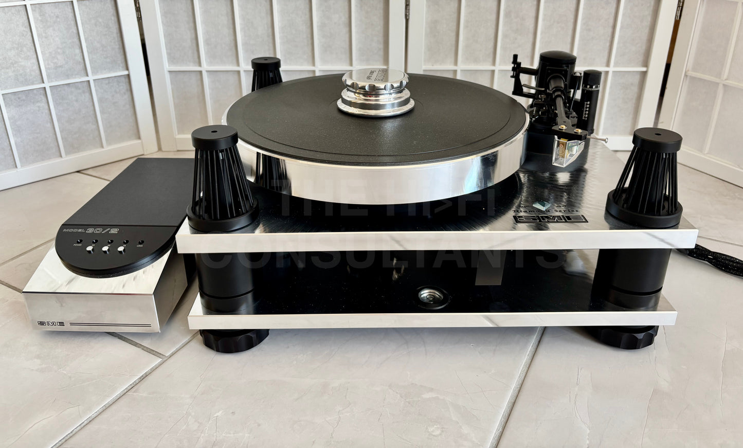 SME 30/2 DIAMOND ANNIVERSARY (LIMITED EDITION) TURNTABLE/GRAHAM PHANTOM 111 9" TONEARM/LYRA ETNA LAMBDA SL MC CARTRIDGE