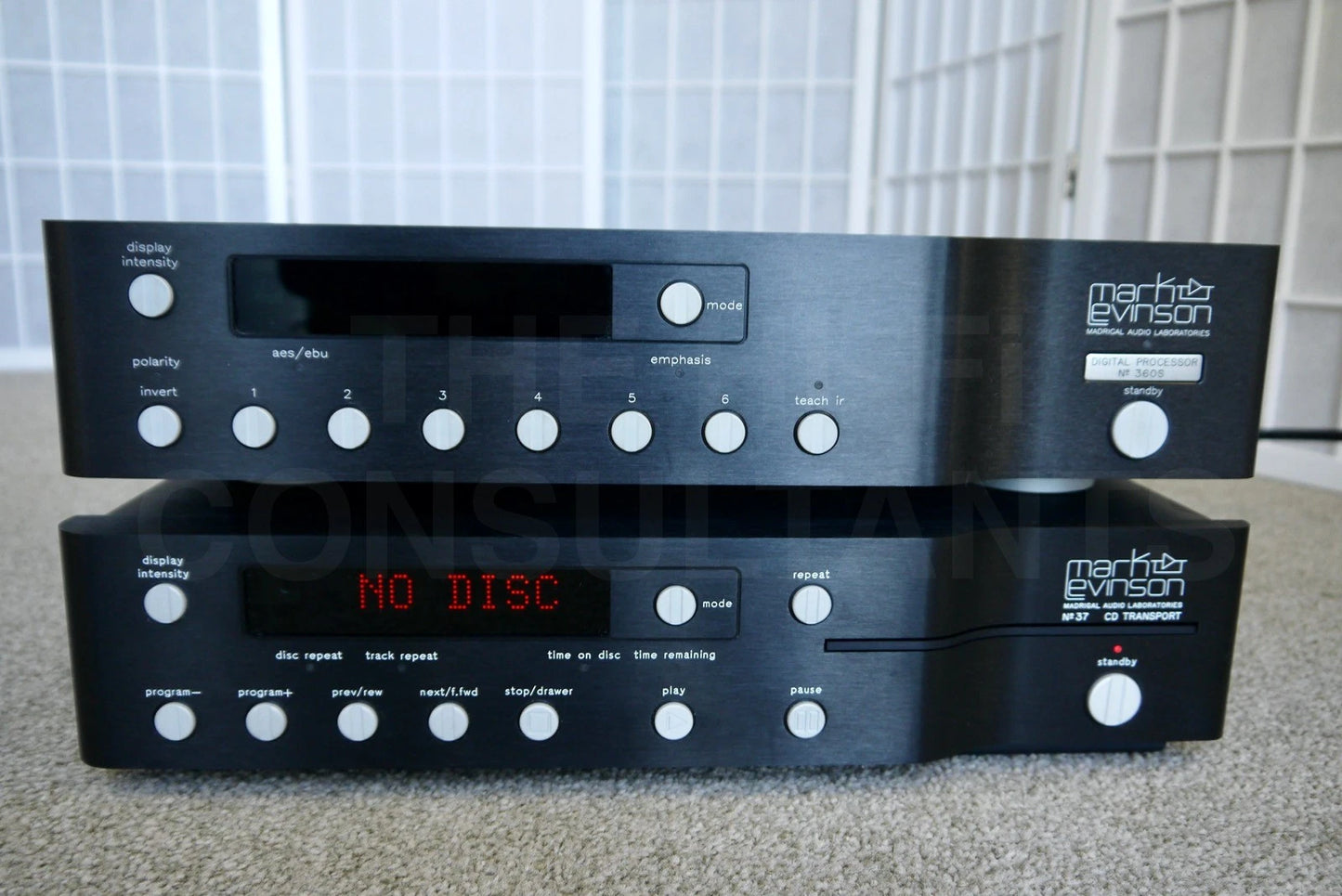 MARK LEVINSON No 37 CD TRANSPORT & No 360 S DAC